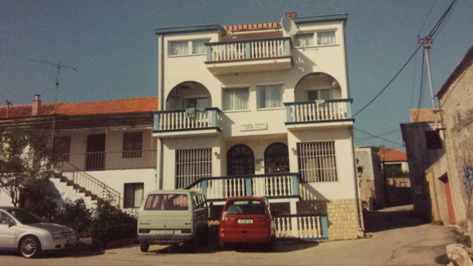 Property building, Day