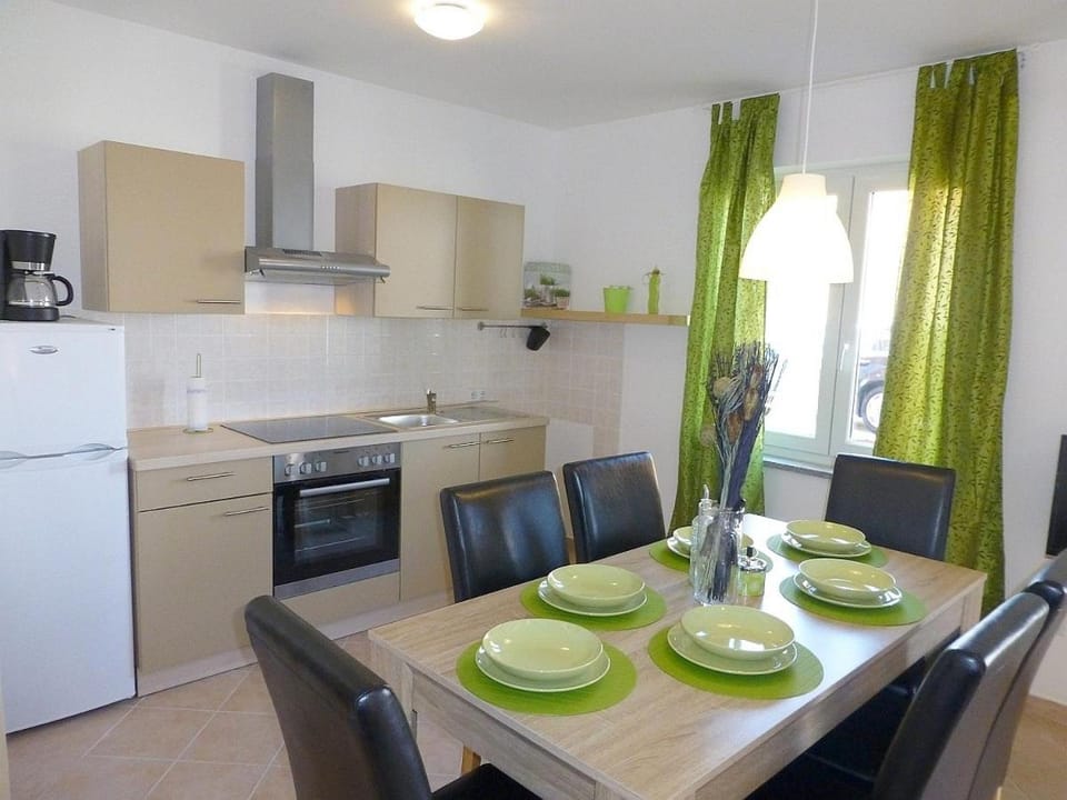 Apartmani Kvesic - Azzurro Apartment in Primorje-Gorski Kotar County