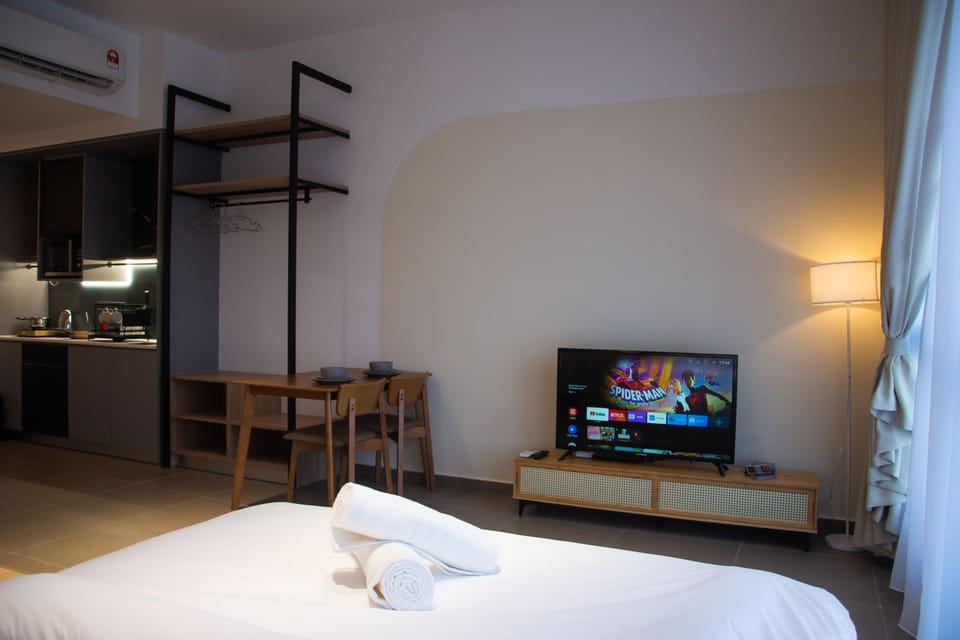 Communal lounge/ TV room, Bed, Kitchen or kitchenette, Bedroom