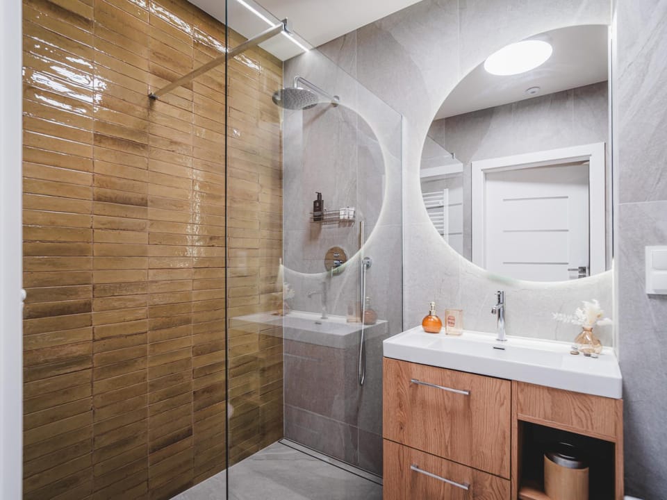 Shower, Bathroom