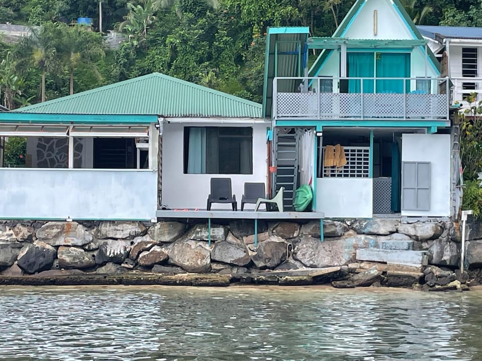 Cottage Beach Chalet in Moorea-Maiao