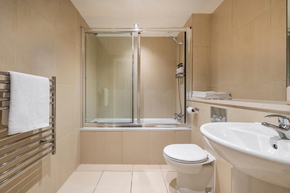 Bathroom, Bath