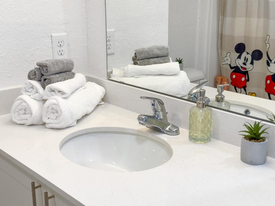 Bathroom, towels