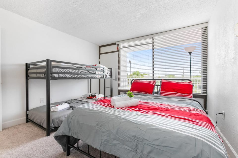 Bed, Photo of the whole room, Bedroom, bunk bed