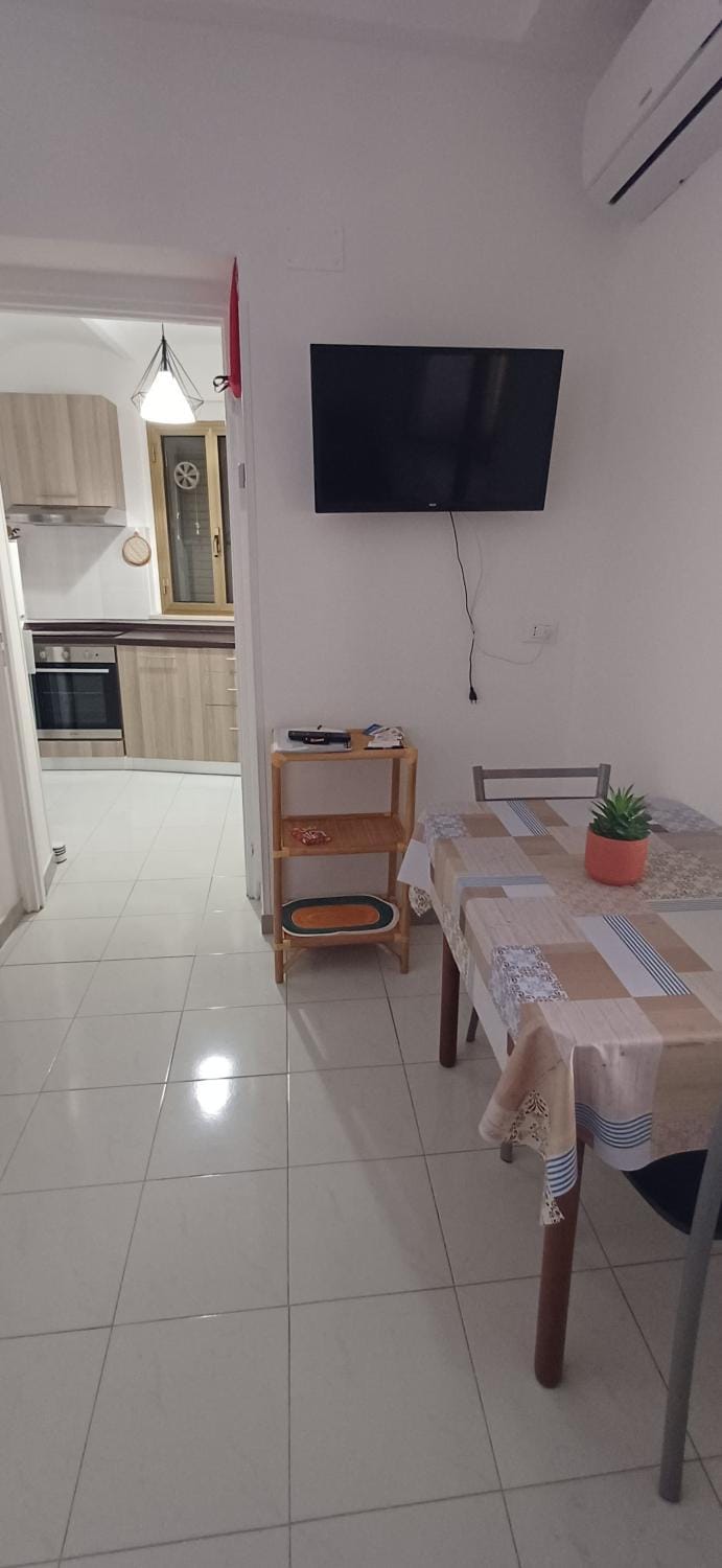 Communal lounge/ TV room, TV and multimedia, Dining area, Evening entertainment, air conditioner