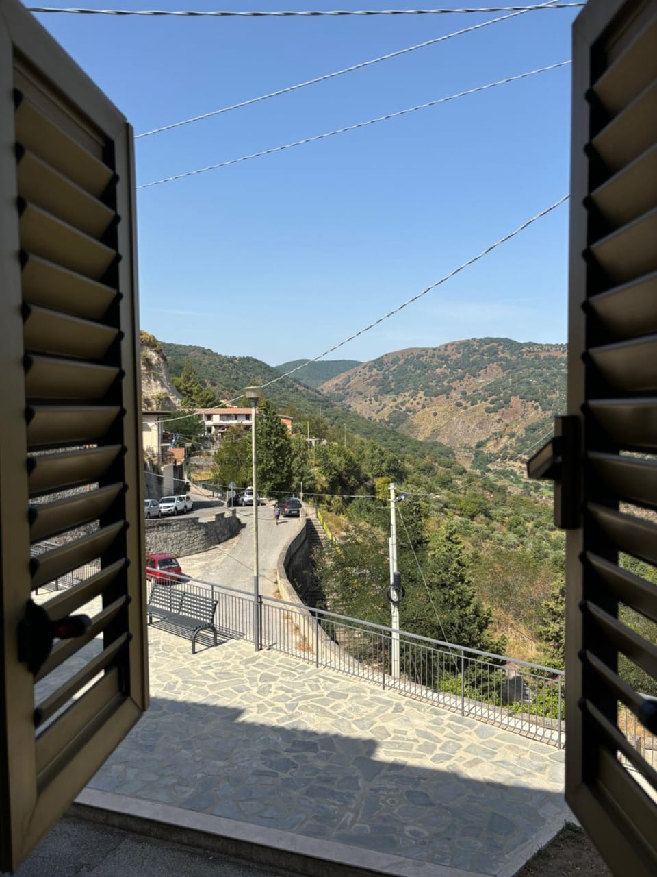 Day, Neighbourhood, Natural landscape, View (from property/room), Mountain view, Parking
