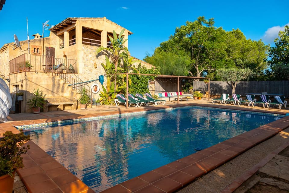 Property building, Garden, Garden view, Pool view, Swimming pool, sunbed