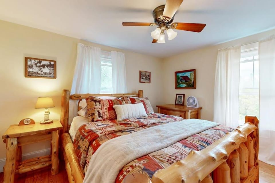 Bed, Bedroom