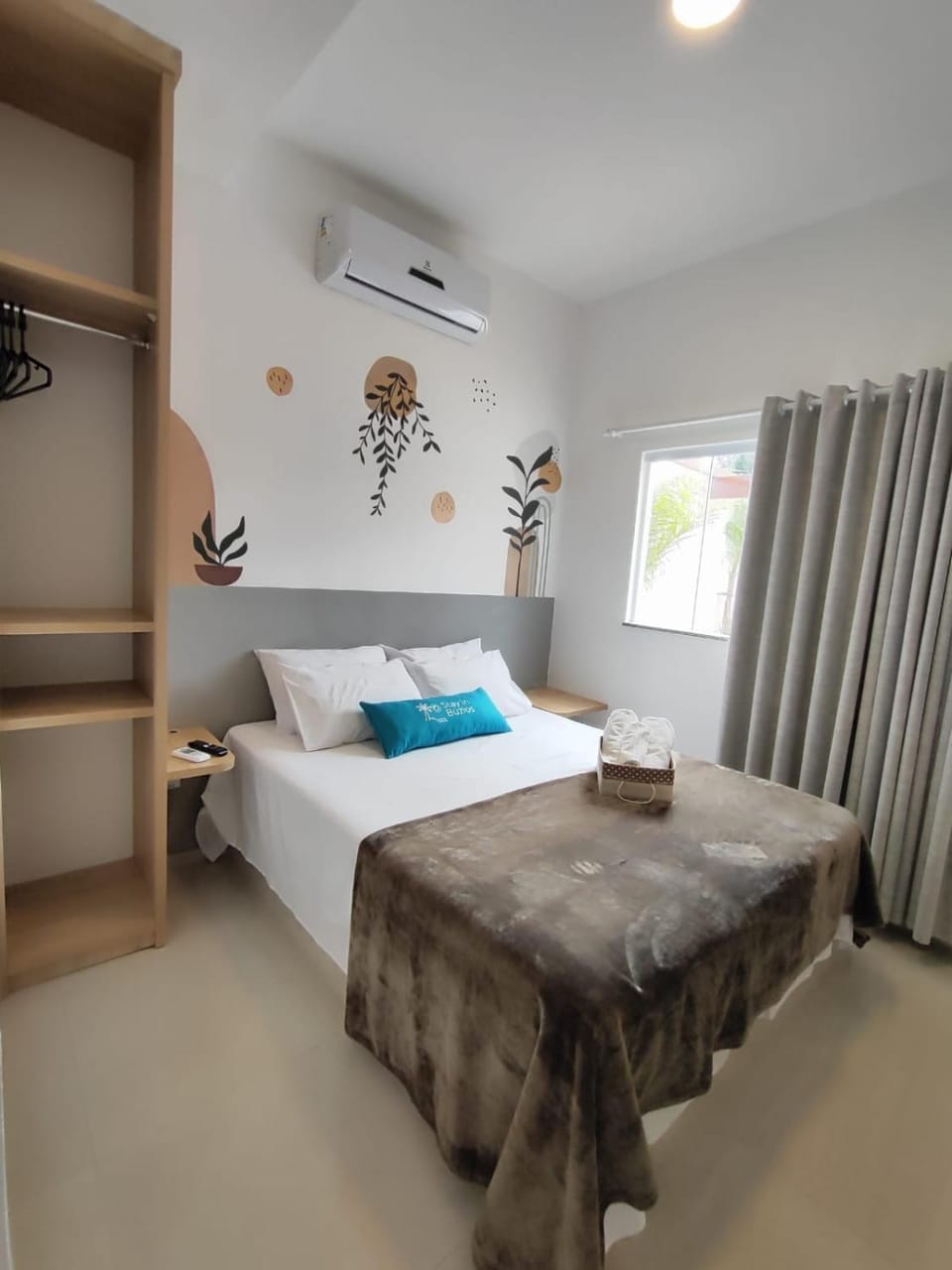 Bed, Photo of the whole room, Bedroom, towels, air conditioner