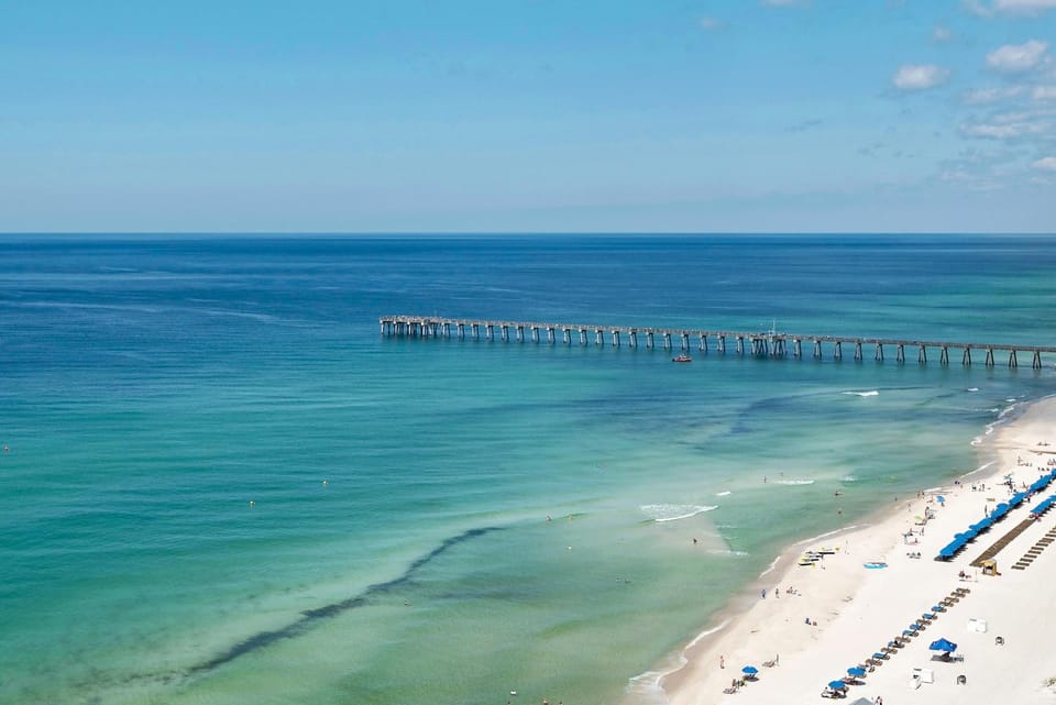 Aqua Resort 905 by Emerald Coast Retreats Apartment in Panama City Beach
