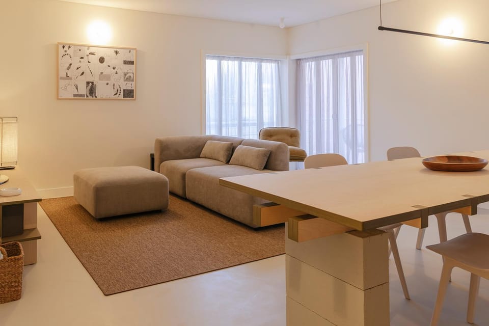 Living room, Seating area, Dining area