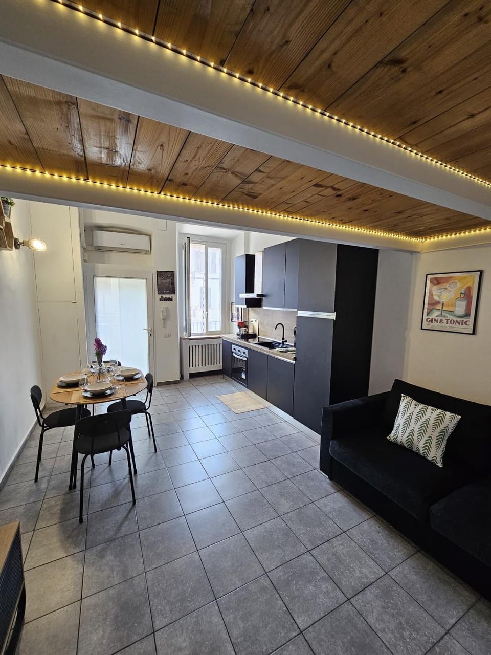 Kitchen or kitchenette, Living room, Dining area
