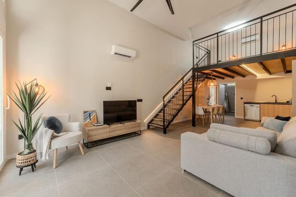 TV and multimedia, Living room, air conditioner