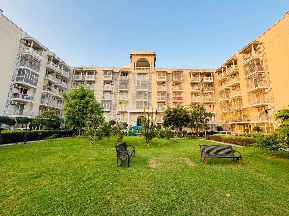 Elegant, Theme Based 1RK Homestay Near Prem Mandir Apartment in Uttar Pradesh