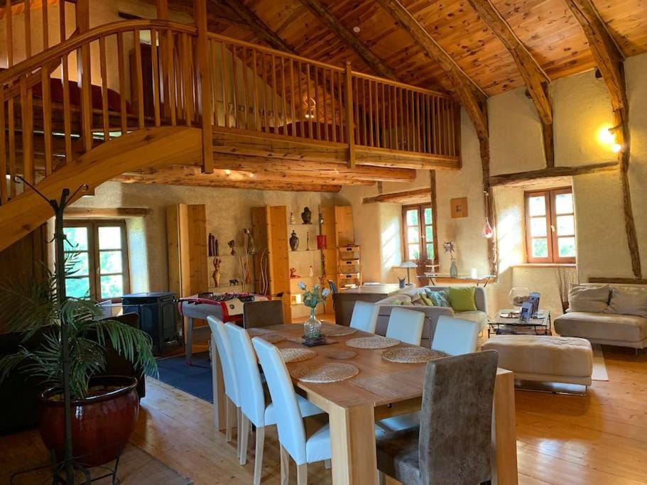 Living room, Seating area, Dining area