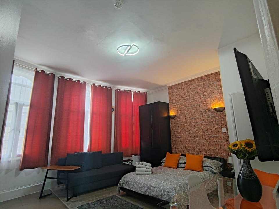 Kilburn High Road Studio apartments Apartment in London Borough of Camden