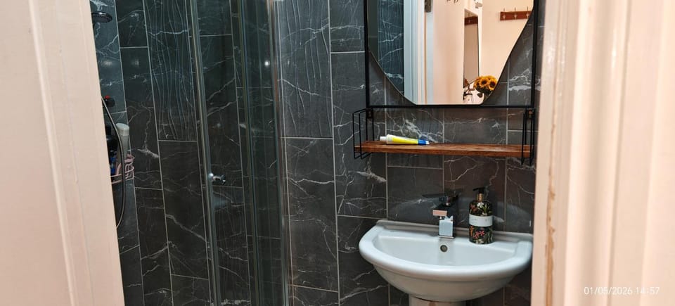 Kilburn High Road Studio apartments Apartment in London Borough of Camden