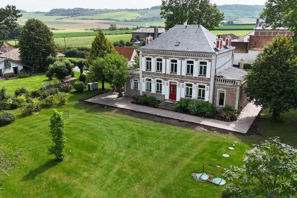 Manoir aux roses, gîte 15 personnes avec Spa Villa in Hauts-de-France