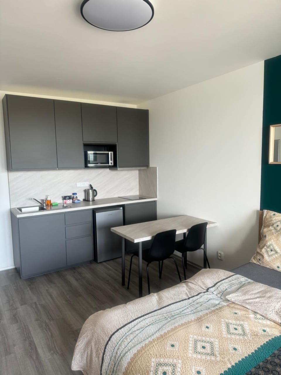 Kitchen or kitchenette, Dining area