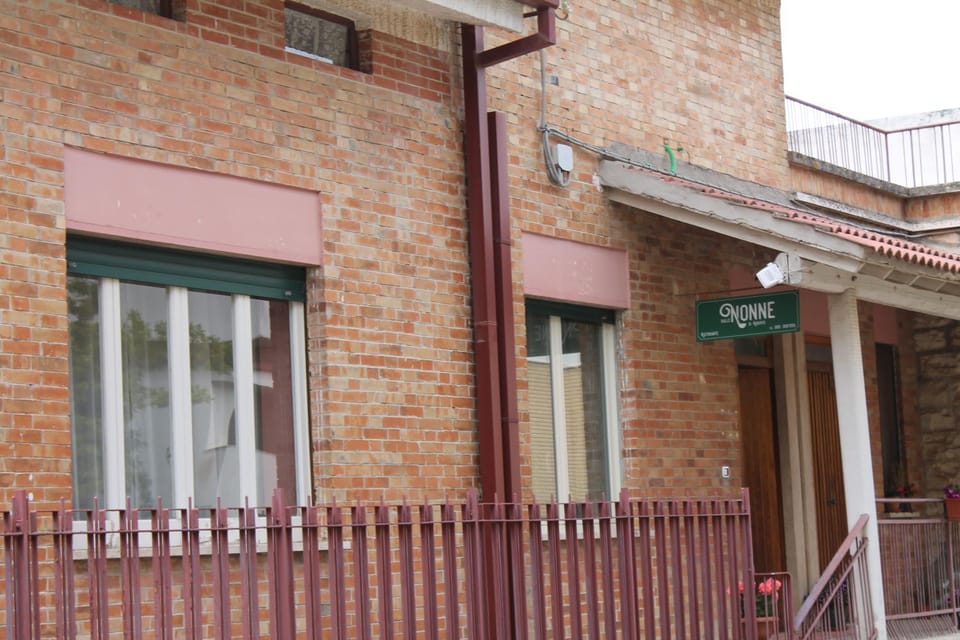 Property logo or sign, Decorative detail, Street view