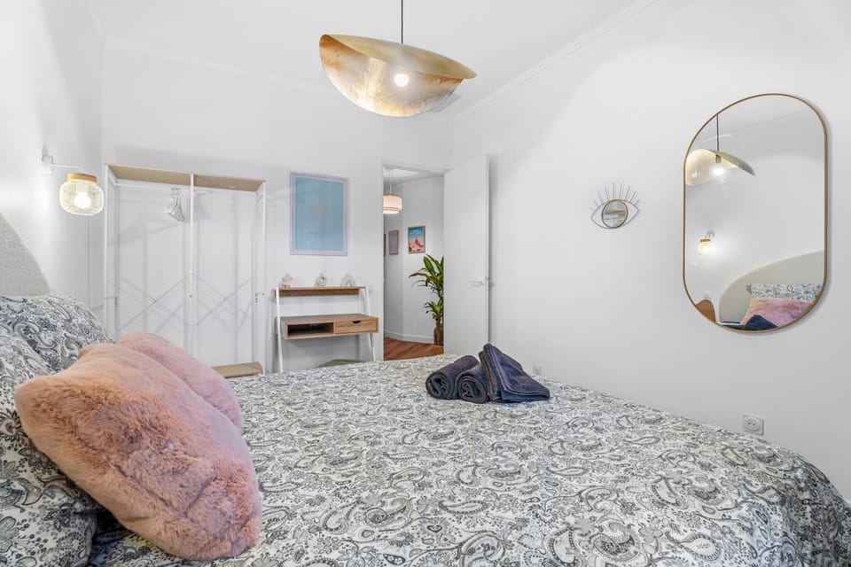 Bed, Bedroom