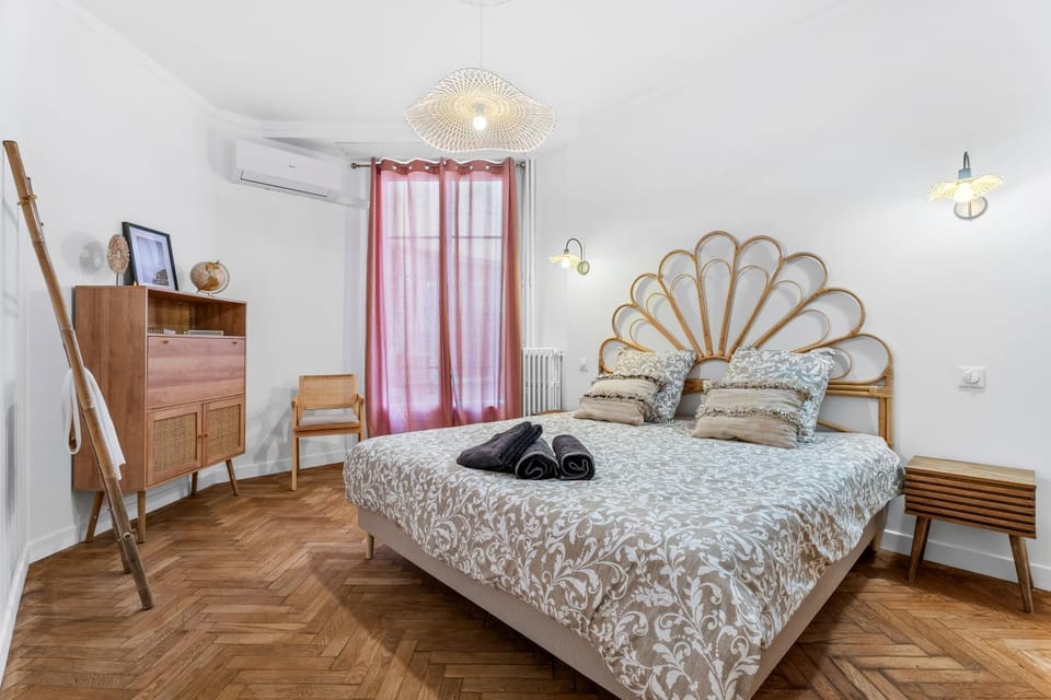 Bed, Bedroom