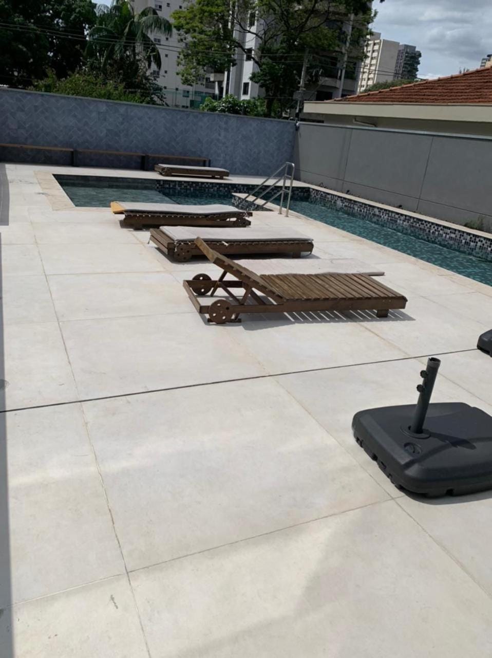 Swimming pool, sunbed