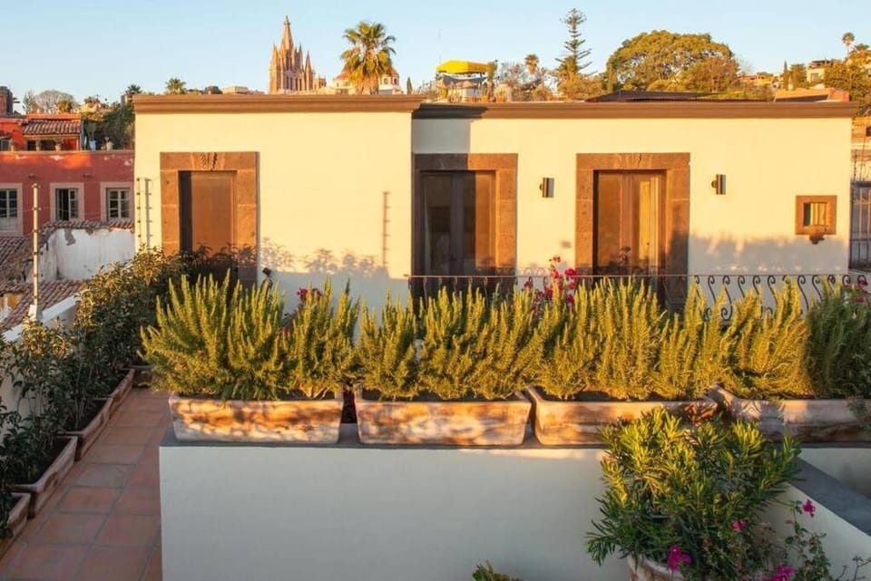 Casa Bougainvillea, Luxury & Spacious home Villa in San Miguel de Allende