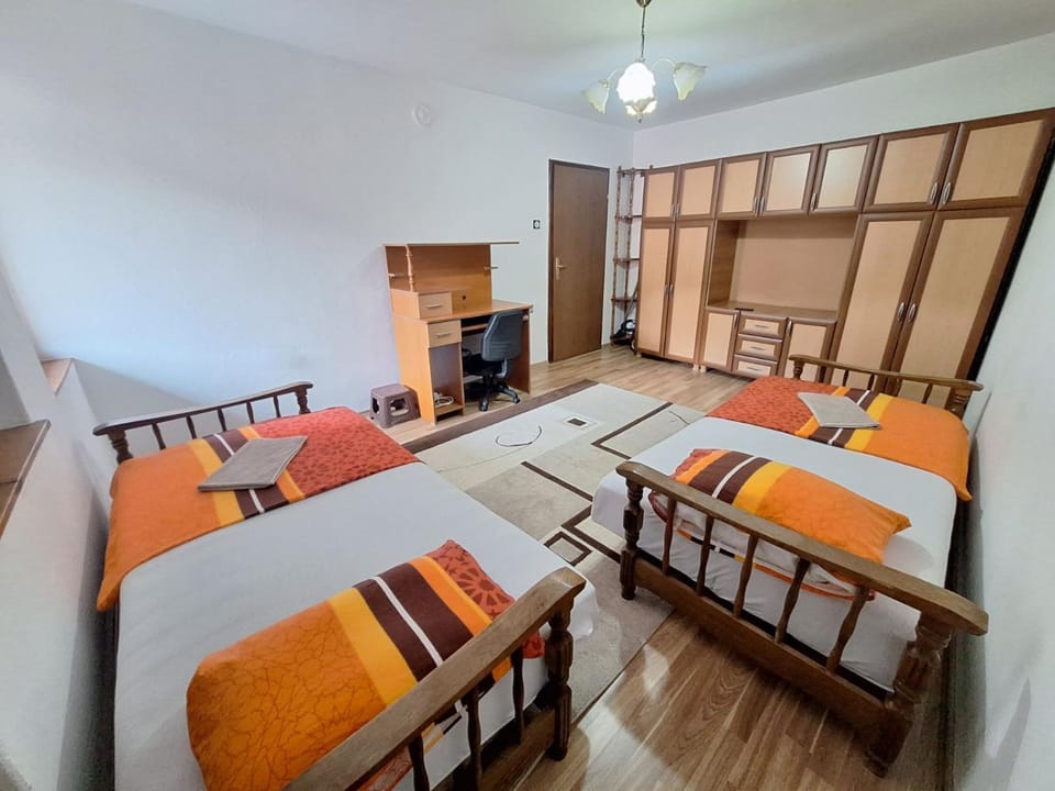 Bedroom, wardrobe