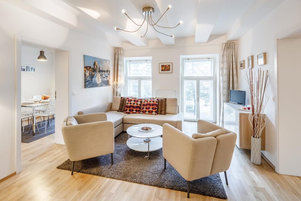 Living room, Photo of the whole room