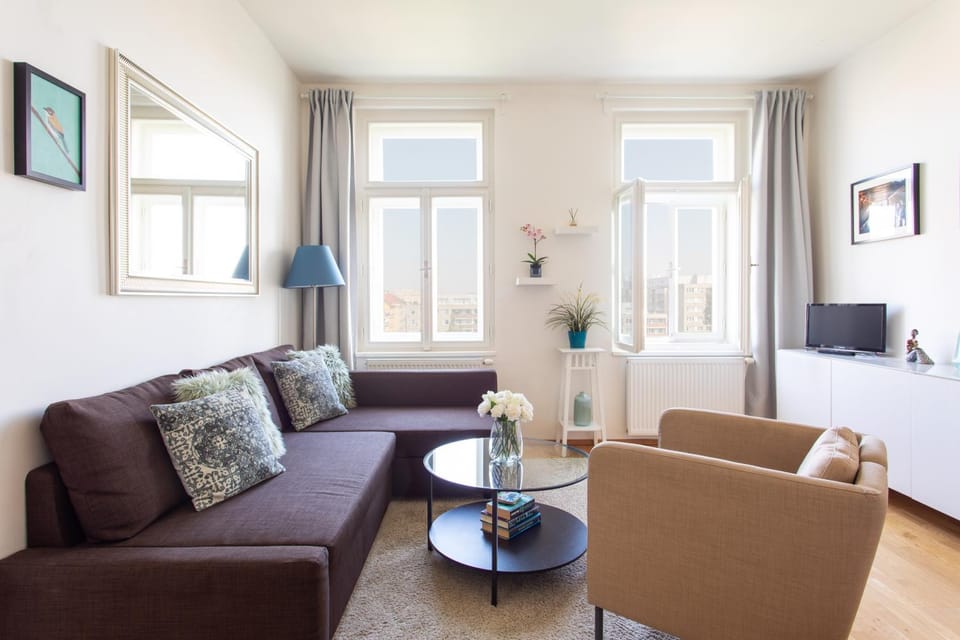 Living room, Photo of the whole room