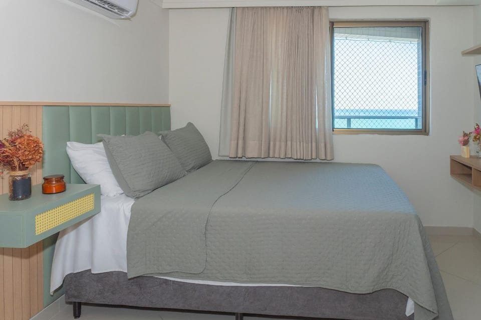 Bed, Bedroom, Sea view