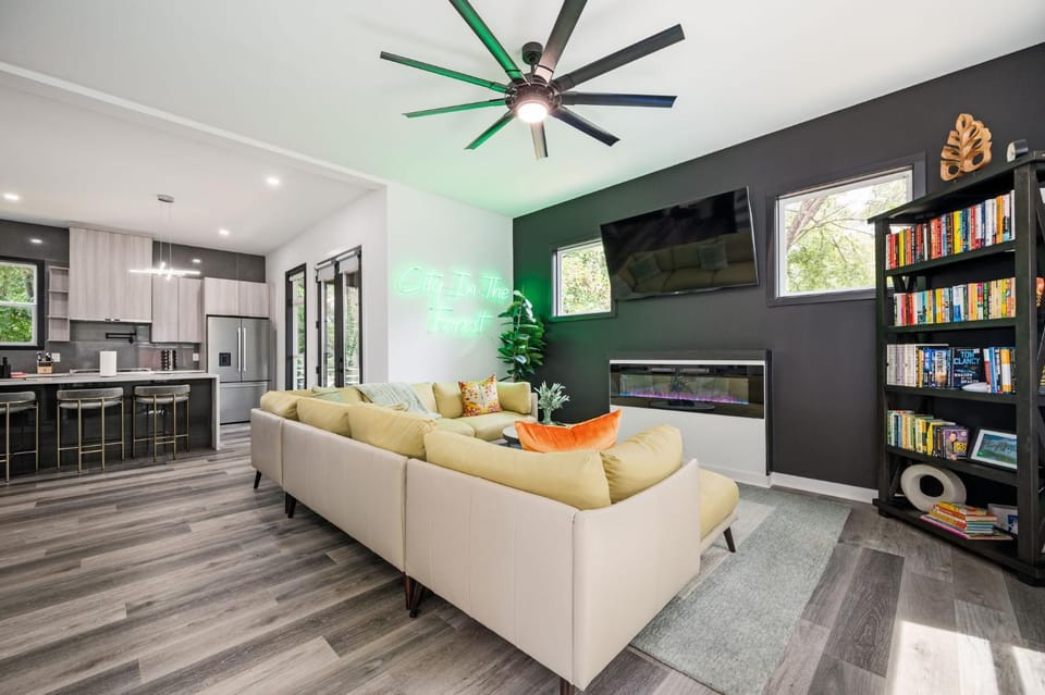 Library, TV and multimedia, Living room, Seating area, fireplace