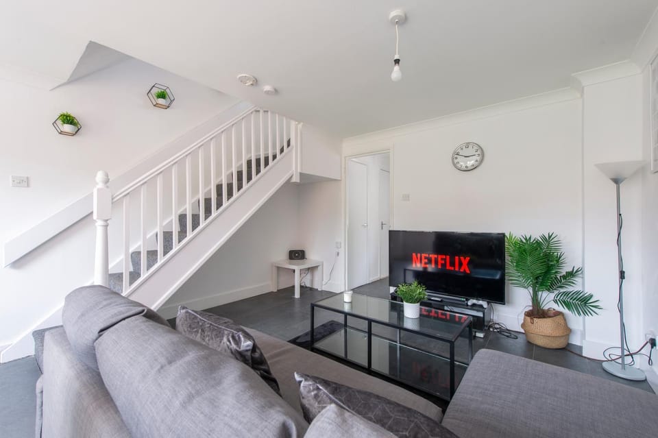 Communal lounge/ TV room, TV and multimedia, Living room, Seating area