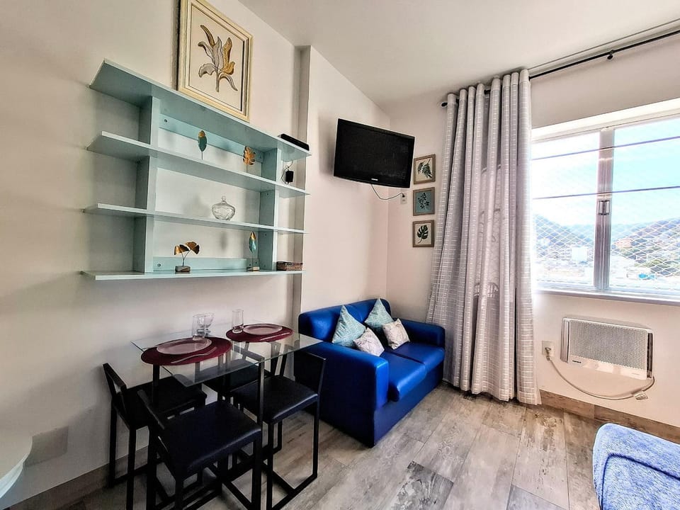 Photo of the whole room, Bedroom, Dinner