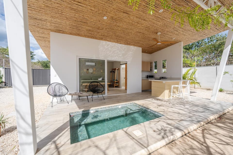 Antemar Guest, Beach bungalow near Conchal House in Guanacaste Province