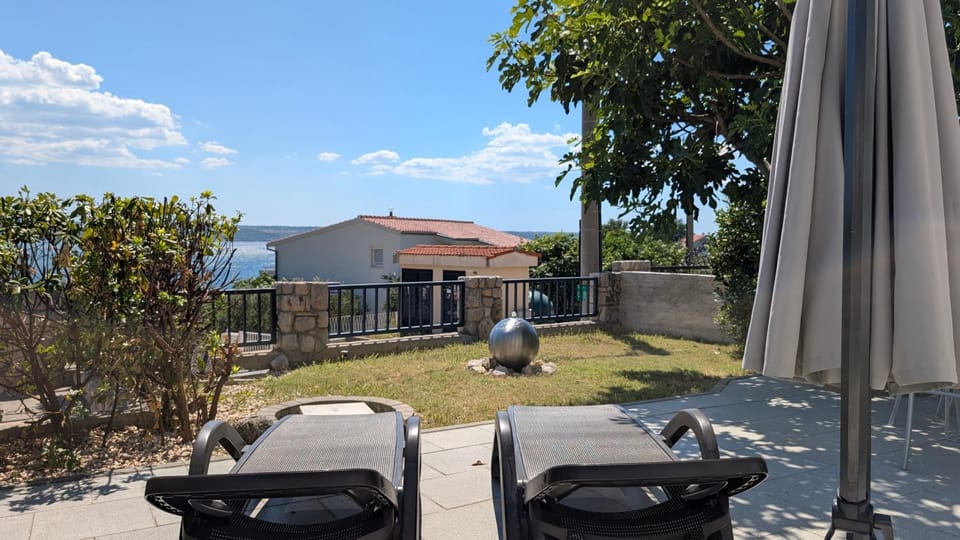 View (from property/room), Dining area, Garden view, Sea view