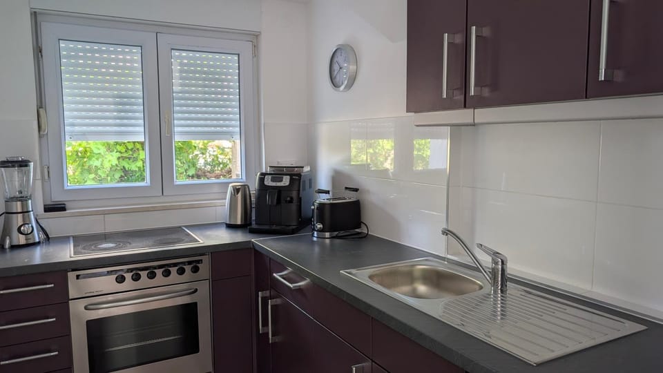 Coffee/tea facilities, Kitchen or kitchenette