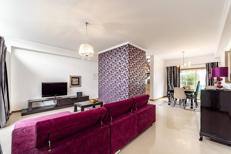 Communal lounge/ TV room, Living room