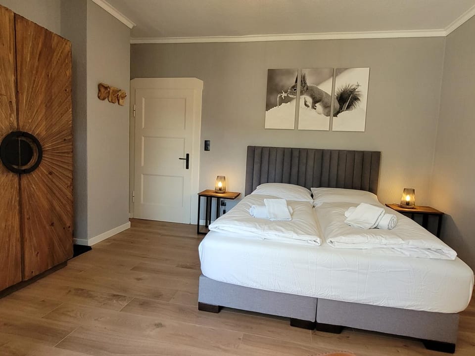 Bed, Photo of the whole room, Bedroom, wardrobe