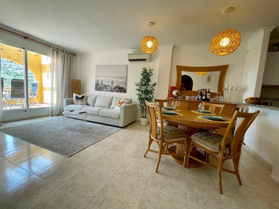Living room, Seating area, Dining area