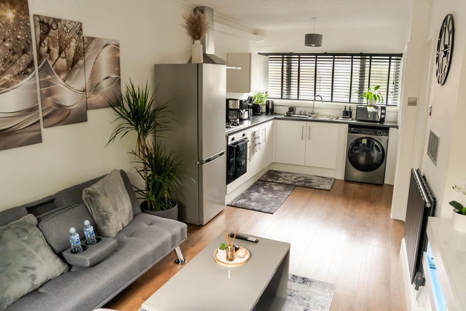 Modern 1 bed apartment in Greenwich - WIFI - NETFLIX and stations nearby Apartment in London