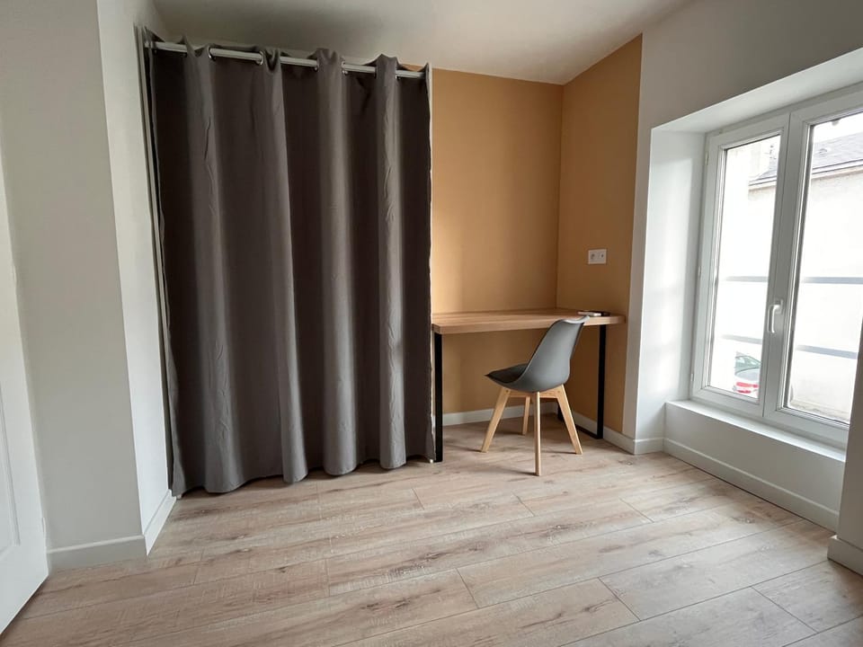 Seating area, internet