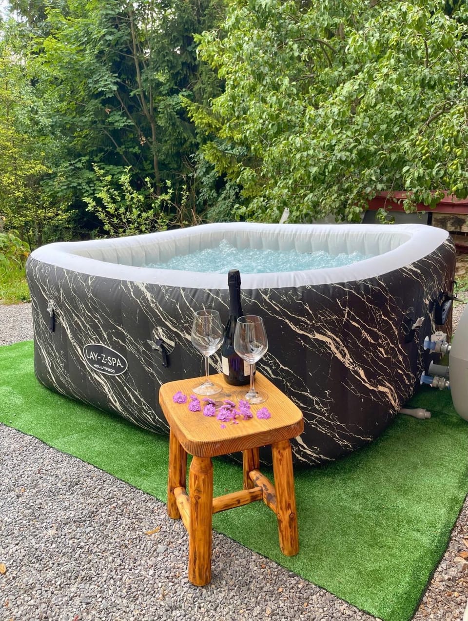 Garden, Hot Tub