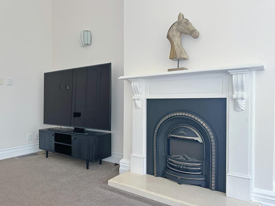 Communal lounge/ TV room, Living room