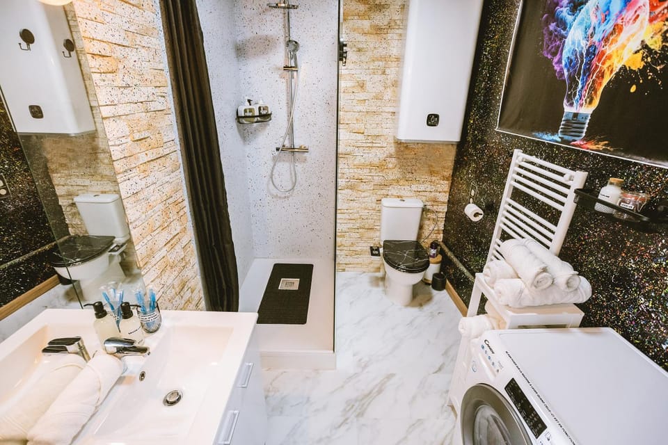 Shower, Bathroom, towels