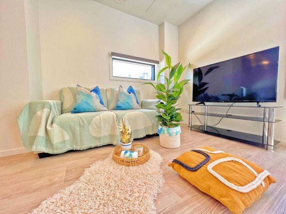 Comfortable Studio City Centre with Pool Apartment in Auckland