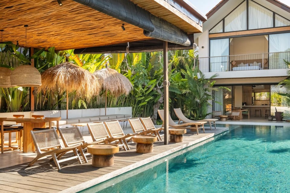 Property building, Day, Garden, Seating area, Swimming pool, sunbed
