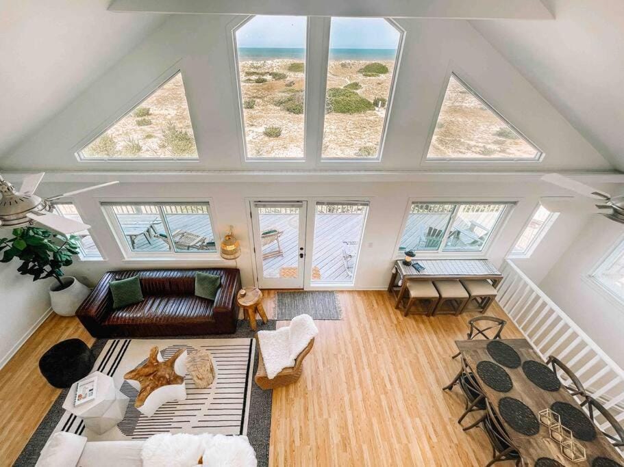Dune Haus - Oceanfront w Hot Tub, Private Beach House in Outer Banks