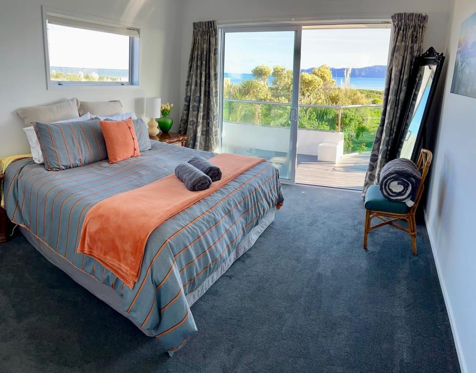 Bed, Photo of the whole room, Bedroom, Sea view